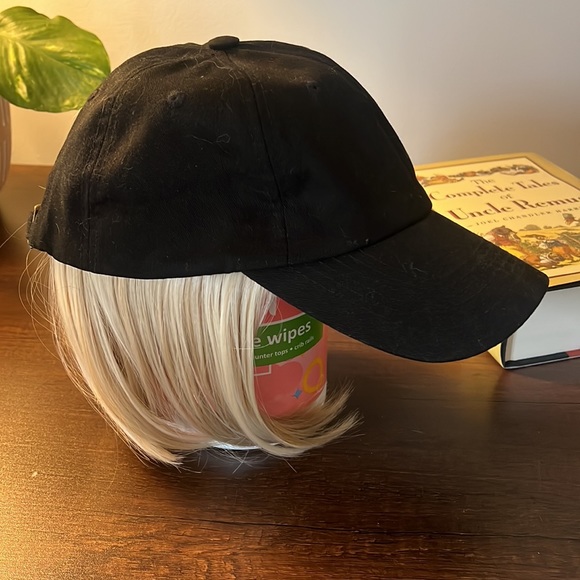 Hair/cap accessory by Henry Marga | OS - Picture 3 of 6